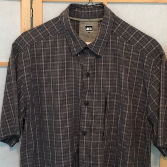 REI Other - REI shortsleeved travel no-wrinkle shirt gray/blue